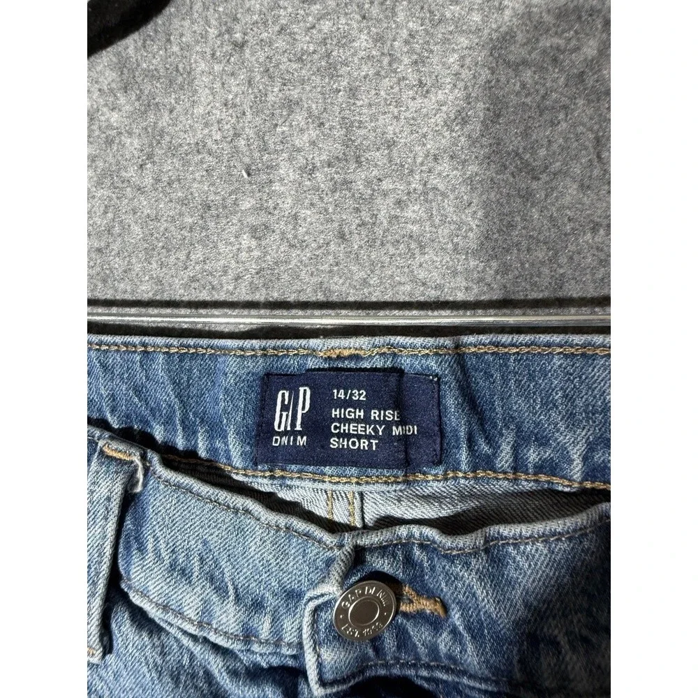Gap High Rise Cheeky Midi Denim‎ Shorts Blue Distressed Raw Hem Size 14/32